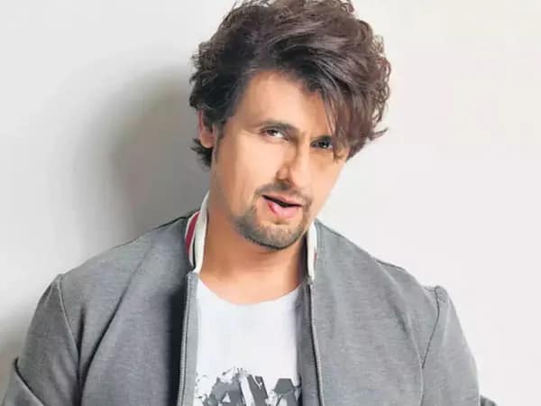 মঞ্চে সোনুর চোট