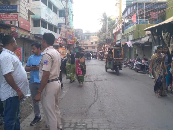 মেয়েকে কটূক্তি, প্রতিবাদ করে আক্রান্ত ছাত্রীর বাবা