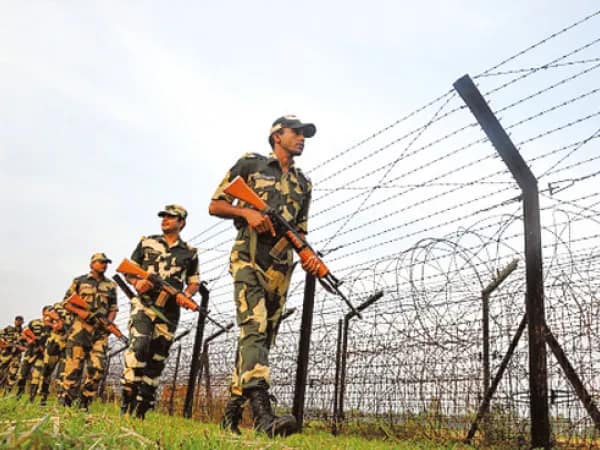 চোরাপথে সীমান্ত পেরনোই ছিল লক্ষ্য&nbsp; &nbsp;সাঁতরাগাছিতে ধৃত ৪ বাংলাদেশি রোহিঙ্গা