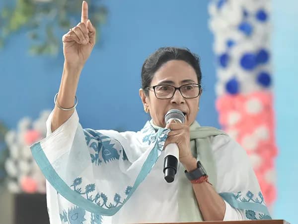মমতার কড়া নজরে &lsquo;বেপরোয়া&rsquo; বিধায়করা
