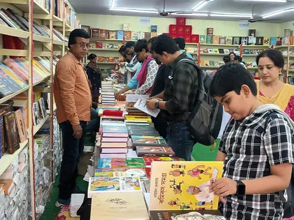 সাত দিনে ১৩ লক্ষ পার, ভিড়ের নয়া রেকর্ড গড়বে বইমেলা!