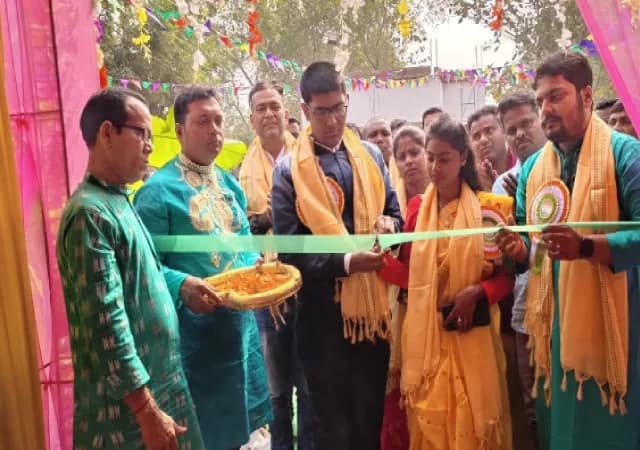 নয়াগ্রামে টিম অভিষেক ঝাড়গ্রাম ও কলমা পুকুরিয়া ফ্রেন্ডস ক্লাবের উদ্যোগে বাণীবন্দনা