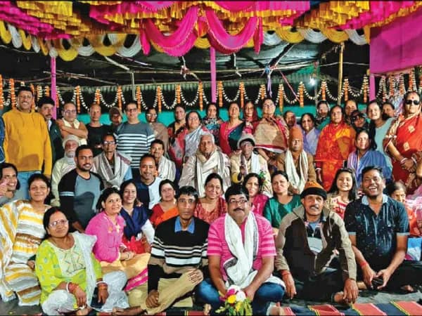 শালবনীর মহাশোল গ্রামে সিংহবাড়িতে লক্ষ্মী ও সরস্বতীর পুজো হয় একসঙ্গে
&nbsp;