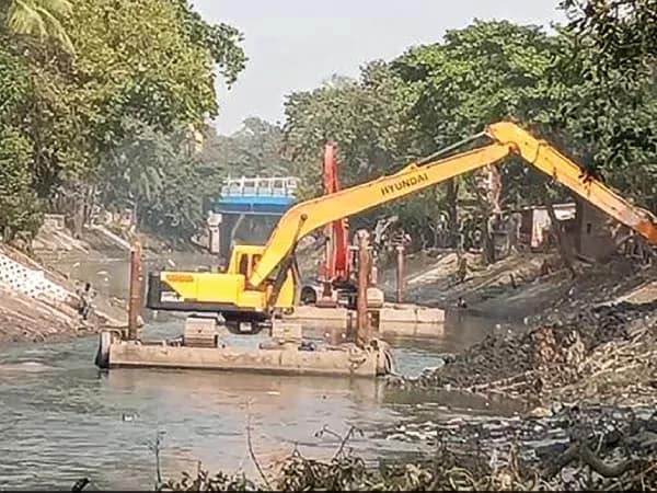 মাথাব্যথা জমা জল, নিকাশি সংস্কারে শহরে এবার ১২টি খাল কাটবে পুরসভা