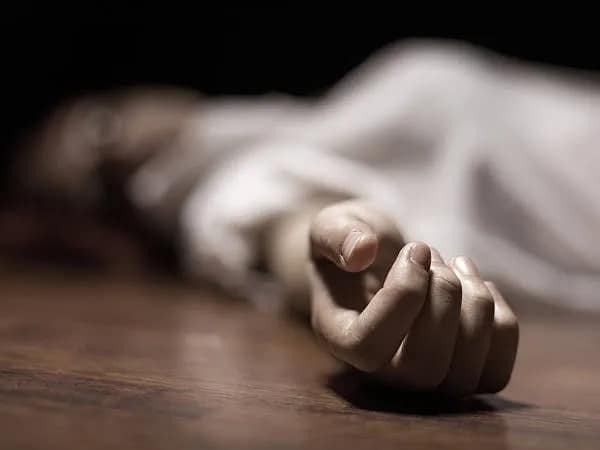 গোসাবায় চলন্ত নাগরদোলা থেকে ছিটকে পড়ে মৃত্যু এক তরুণীর