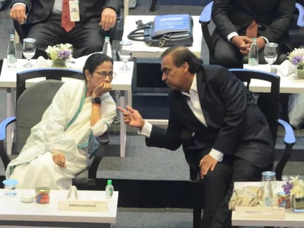 দশ বছরে দ্বিগুণ বিনিয়োগ, ১ লক্ষ কর্মসংস্থান, শিল্প সম্মেলনে বড় ঘোষণা আম্বানির
