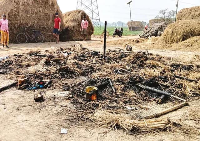 গোঘাটে ধান রোয়ার কাজে এসে কুঁড়েঘরে দগ্ধ হয়ে মহিলার মৃত্যু