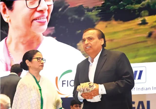 ফের লগ্নি করছে টাটা: মমতা,&nbsp;বাংলায় বিনিয়োগ করুন, শিল্পপতিদের গ্যারান্টি আম্বানির