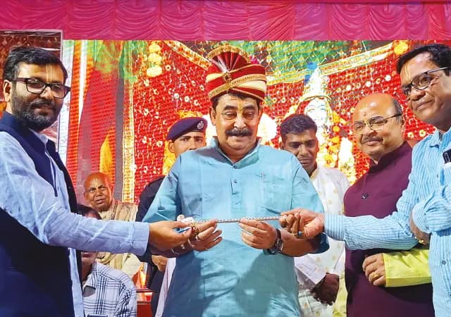 নাম না করে কাজলকে পাল্টা আক্রমণ অনুব্রতর