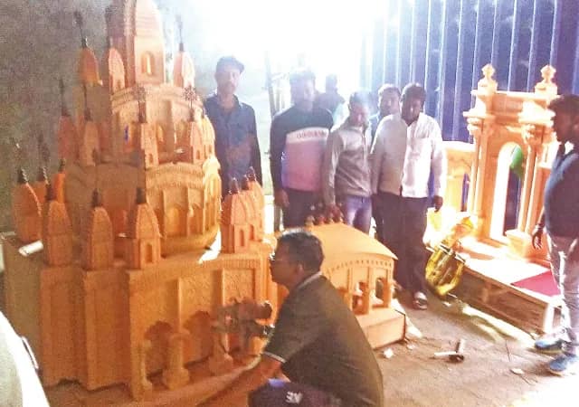 কালনার লায়ন ক্লাবের সরস্বতী পুজোর বিসর্জনের শোভাযাত্রা ঘিরে উন্মাদনা&nbsp;