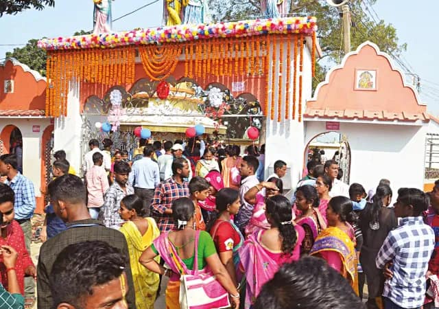 কাটোয়ার কেতুগ্রামে গোপাল দাস বাবাজির মেলায় ভক্তদের উন্মাদনা