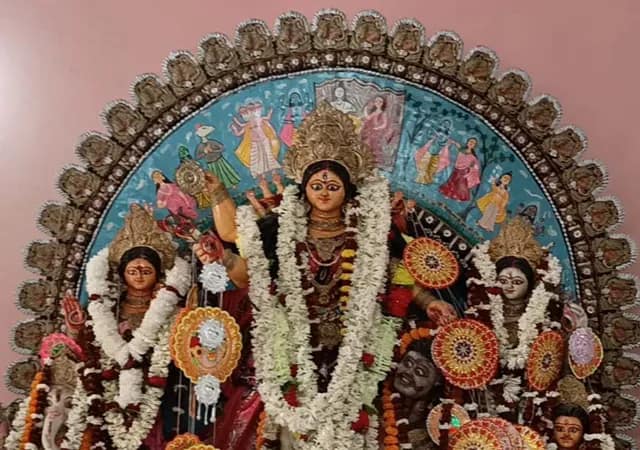 মাঘ মাসে দুর্গাপুজোয় মাতল কাটোয়ার আমুল গ্রাম