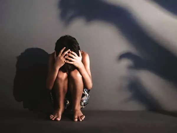 স্কুলে শিশুকে যৌন নির্যাতনের অভিযোগ, আটক অশিক্ষক কর্মী