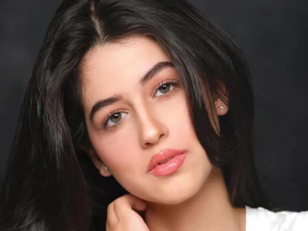 রাজেশ খান্নার নাতনির ডেবিউ