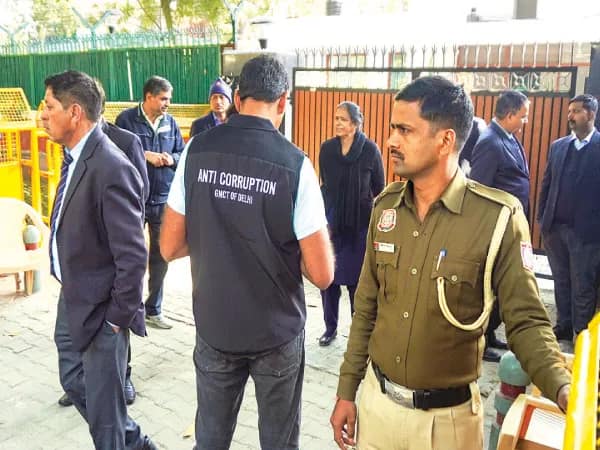 আজ দিল্লি ভোটের ফল, বিস্ফোরক অভিযোগ কেজরিওয়ালের, বিধায়ক পিছু ১৫ কোটি দর বিজেপির!
