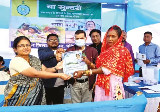 চা সুন্দরী প্রকল্পে দ্বিতীয় পর্যায়ে ঘর পেলেন ৪৩৮ জন শ্রমিক