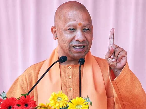 যোগীরাজ্যের &lsquo;প্রেস্টিজ ফাইটে&rsquo; বড় জয় বিজেপির, গুরুত্ব দিতে নারাজ অখিলেশ