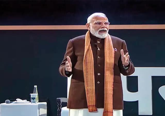মোদির &lsquo;পরীক্ষা পে চর্চা&rsquo;য় ৬২ কোটি! শুধু শংসাপত্র ছাপাতেই বছরে ১ কোটি ব্যয় কেন্দ্রের&nbsp;