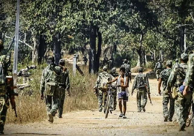 যৌথ বাহিনীর অভিযানে বড়সড় সাফল্য, বিজাপুরে নিকেশ ৩১ জন মাওবাদী