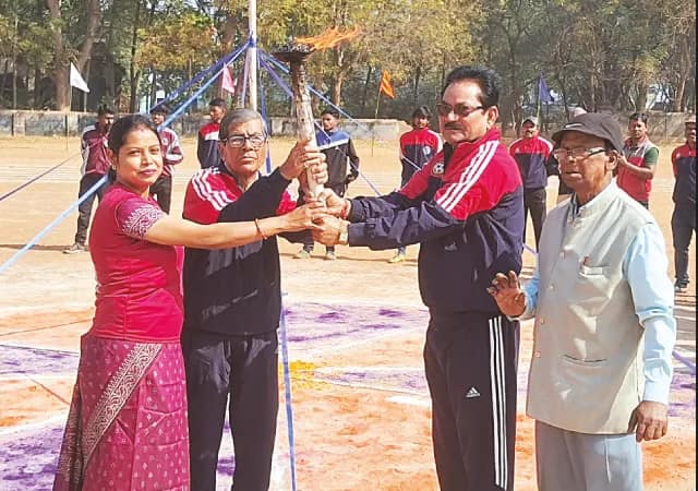 বিষ্ণুপুরে সাধন স্মৃতি সঙ্ঘের বার্ষিক ক্রীড়া ঘিরে উন্মাদনা