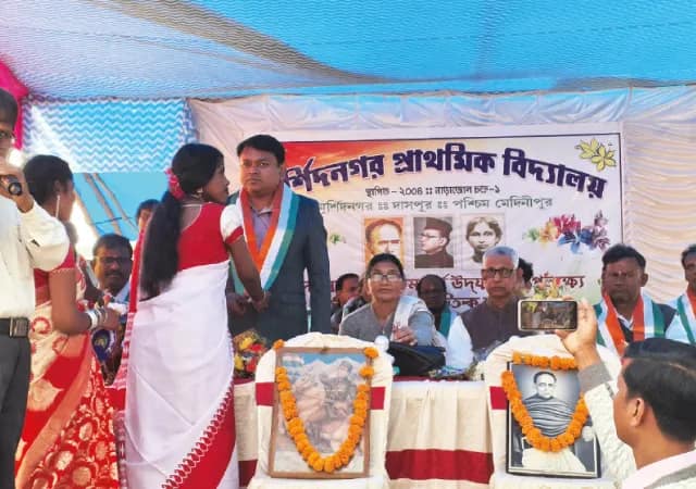 দাসপুরের মুর্শিদনগর প্রাথমিক বিদ্যালয়ে ৩ মনীষীর মূর্তি স্থাপন
&nbsp;