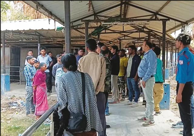 উত্তরবঙ্গ মেডিক্যাল ক্যাম্পাসে অবৈধ দোকান উচ্ছেদ শুরু