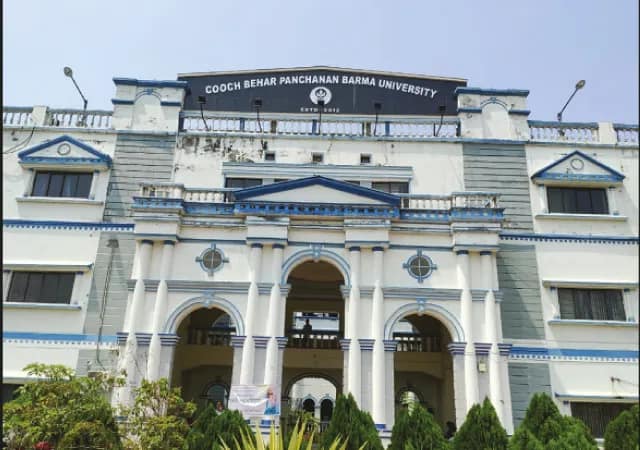 মেয়াদ শেষ রেজিস্ট্রারেরও, অভিভাবকহীন পিবিইউ&nbsp;