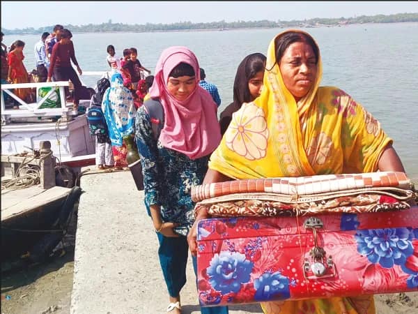 সকালে কুয়াশা, মাধ্যমিকের আগের দিনই পরীক্ষাকেন্দ্রের পথে দ্বীপাঞ্চলের পড়ুয়ারা