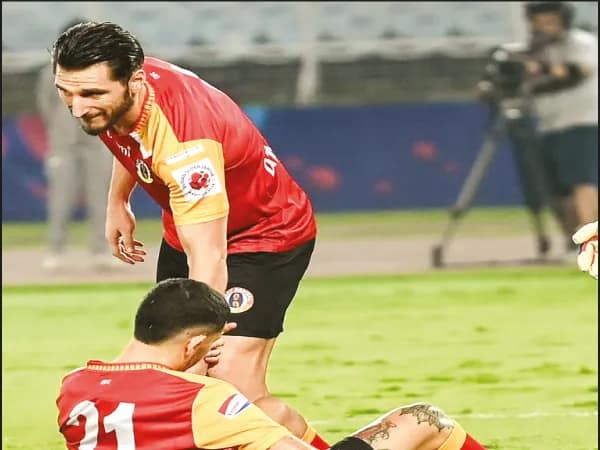 অবিলম্বে দলের খোলনলচে বদলানো উচিত ইস্ট বেঙ্গলের
