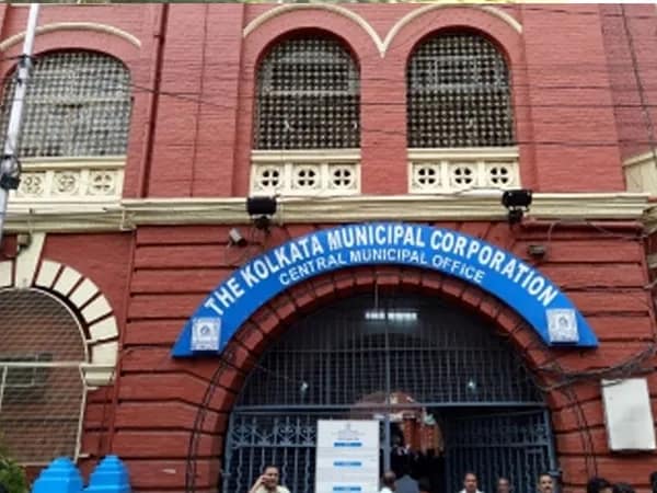 কলকাতা পুরসভায় এক সন্দেহভাজন যুবক আটক, তদন্তে পুলিস