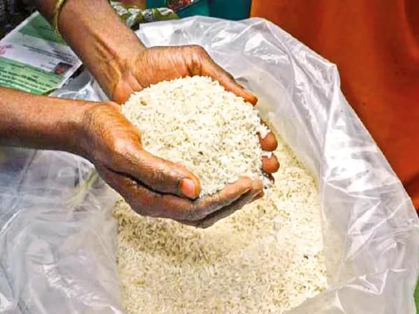 রেশনের চালে পুষ্টিগুণ ঠিক রাখতে কানাডার সংস্থার সঙ্গে চুক্তি রাজ্যের