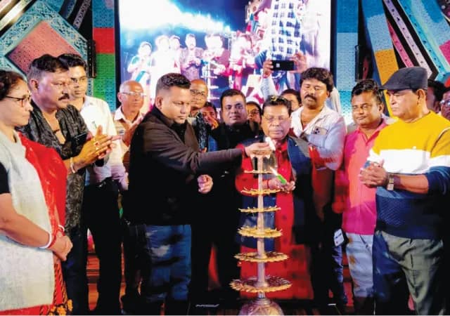 খড়্গপুরের মাদপুর শহিদ মেলায় রেকর্ড ভিড়, ৫ কোটির ব্যবসা