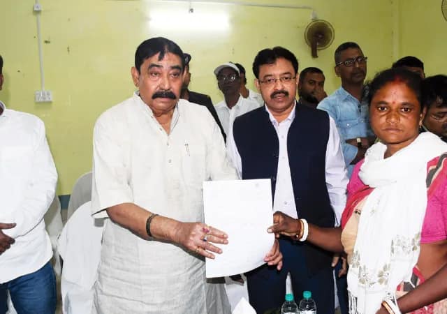 কর্মসংস্থানে দেউচা পাচামি ছাপিয়ে যাবে আসানসোল-দুর্গাপুরকেও,&nbsp;আশাবাদী অনুব্রত&nbsp;