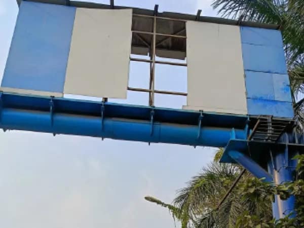 বেআইনি নয়, বৈধ হোর্ডিং ভেঙে দিল বিধাননগর পুরসভা,&nbsp; &nbsp;১০ লক্ষ টাকা ক্ষতিপূরণ চেয়ে&nbsp; চিঠি ক্ষুব্ধ কলকাতা পুরসভার