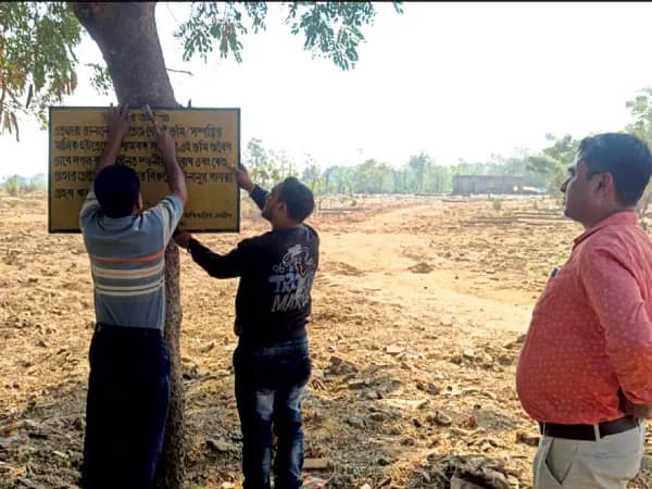 ফরেস্টডাঙায় সরকারি জমি দখল রুখল ভূমি ও ভূমিসংস্কার দপ্তর