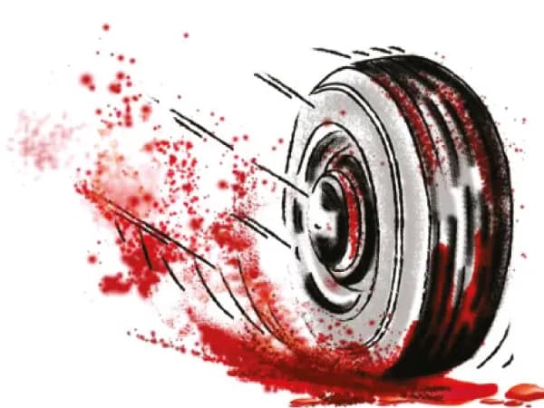 তপনে ভ্যানচালককে পিষে দিল লরি&nbsp;