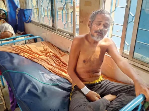 তমলুক হাসপাতালে ভর্তি ৪৫ দিন, সঙ্কটজনক হতেই পর্দা ফাঁস, বেডের নীচে থরে থরে টাকা!
