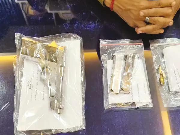 ডোমকলে ঢুকছে মুঙ্গের মেড আধা স্বয়ংক্রিয় পিস্তল, উদ্বেগ