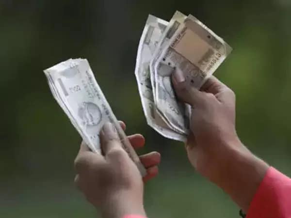 ৪ শতাংশ ডিএ বৃদ্ধি, মিশ্র প্রতিক্রিয়া রাজ্য সরকারি কর্মীদের মধ্যে