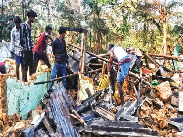 দুর্গাপুরে জবরদখলকারীদের বাধায় বন্ধ এডিডিএর উচ্ছেদ অভিযান