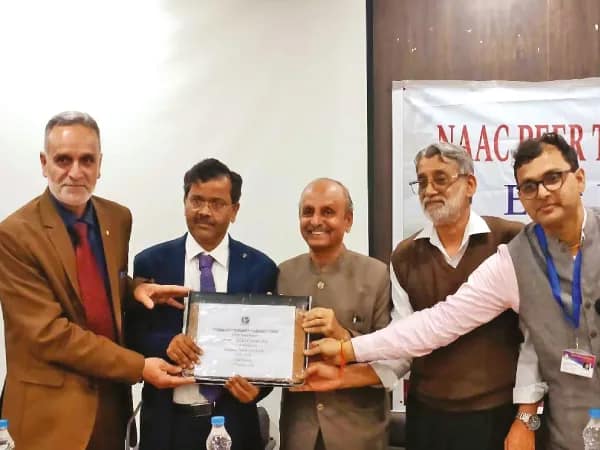 মূল্যায়নে বি ডাবল প্লাস গ্রেড পেয়ে তাক লাগাল গৌড় মহাবিদ্যালয়