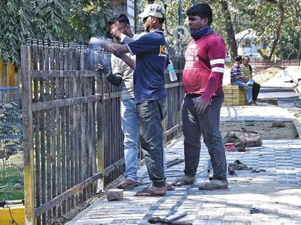 সেজে উঠছে জেলাশাসকের অফিস চত্বর, বরাদ্দ ৯০ লক্ষ