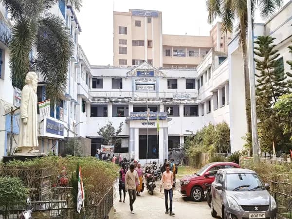 মহিষাদল রাজ কলেজে প্রাক্তনী পুনর্মিলন উৎসবের প্রস্তুতি শুরু