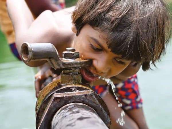 চার মাস টাকা পাননি ঠিকাদাররা, মুর্শিদাবাদে বন্ধ হওয়ার উপক্রম মোদি সরকারের জল জীবন মিশন