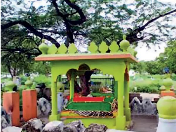 চন্দ্রবদনা ও মহিয়ার সমাধি