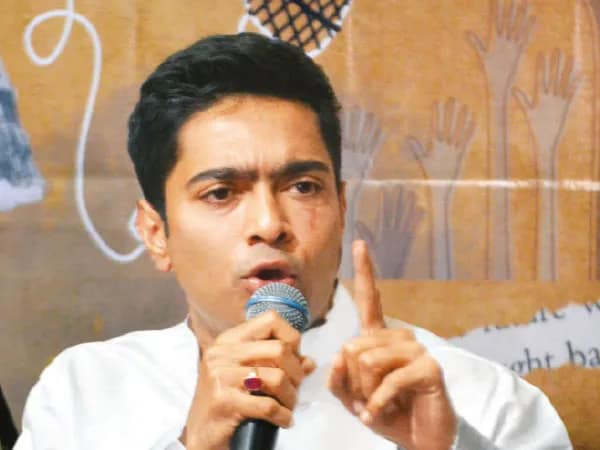 নির্বাচন কমিশন বিরোধীদের প্রশ্নের জবাব দিতে পারেনি: অভিষেক বন্দ্যোপাধ্যায়
