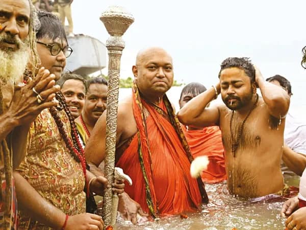 &lsquo;গেরুয়াধারী মুখ্যমন্ত্রী সাধু নন&rsquo;,&nbsp;নাম না করে যোগীকে আক্রমণ কুম্ভ আহ্বায়কের