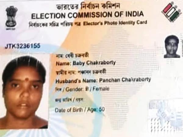 সাত বছর আগে প্রয়াত স্ত্রীর&nbsp; &nbsp;নামে এল নয়া ভোটার কার্ড!