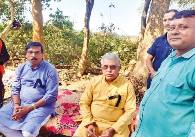 নারায়ণগড়ে নদীর পাড়ে পিকনিকে মেতে &lsquo;ব্ল্যাক ডে&rsquo; পালন বিজেপির নেতাকর্মীদের, হাজির দিলীপ