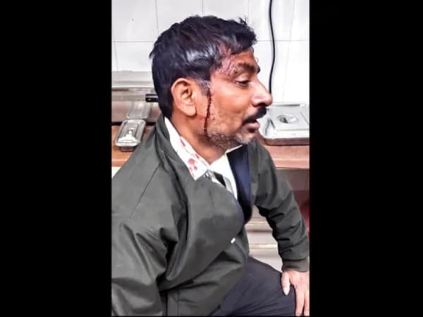 আইনজীবীকে মারধরের অভিযোগ টোটোচালকদের বিরুদ্ধে, গ্রেপ্তার ২